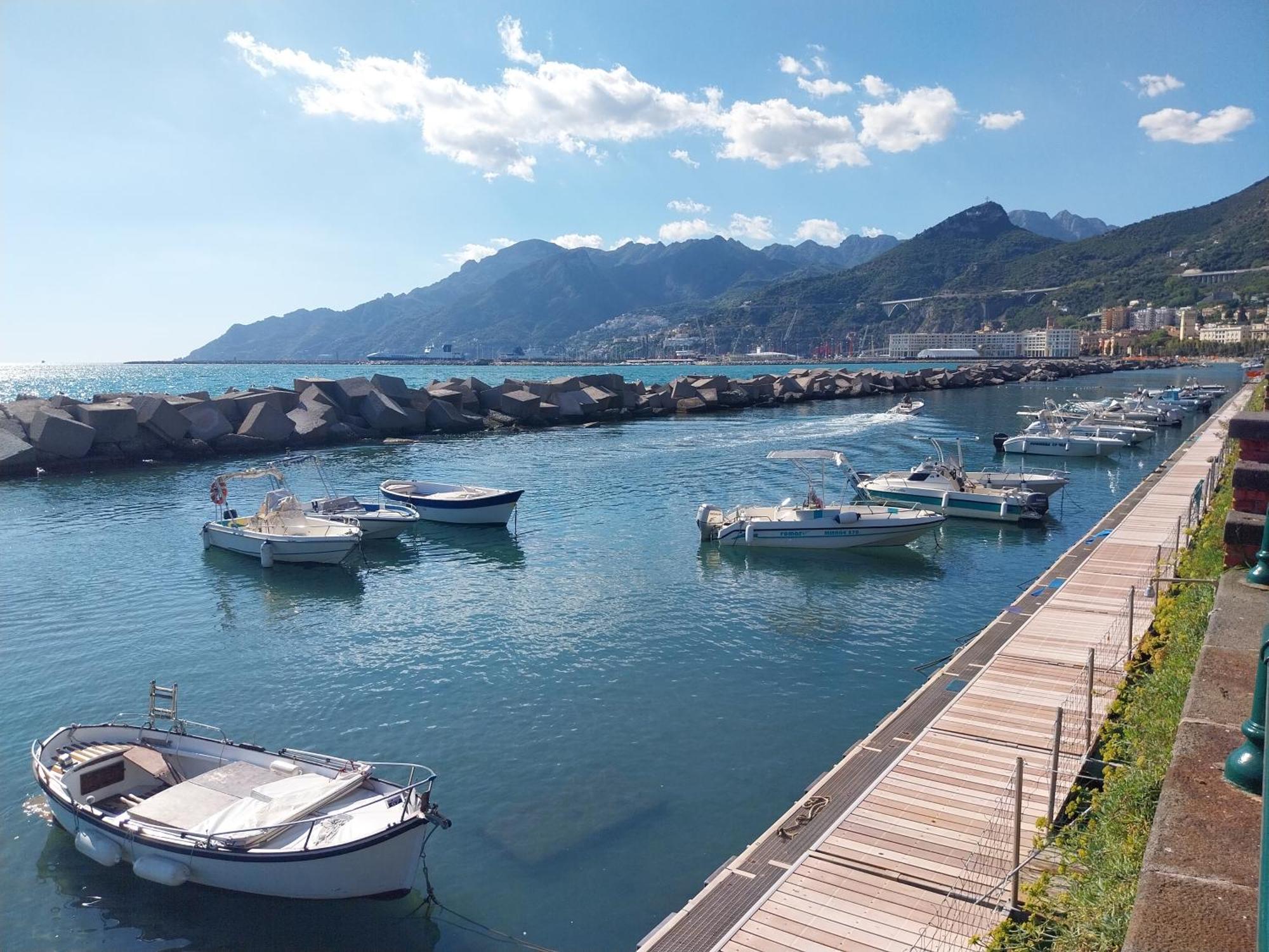 Casa La Maison De Losyram Art Guest house Salerno